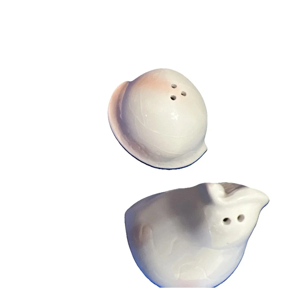 Sea Shell Salt and Pepper Shakers White /Pink Glossy 3.5